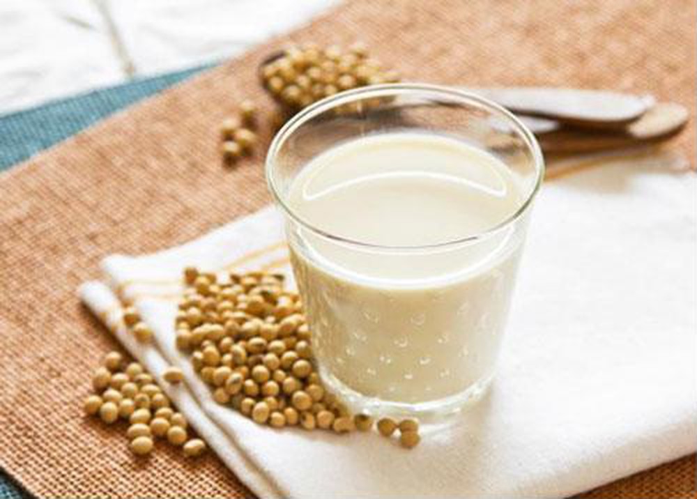 Sữa đậu nành cung cấp các vitamin đốt cháy chất béo giúp giảm cân